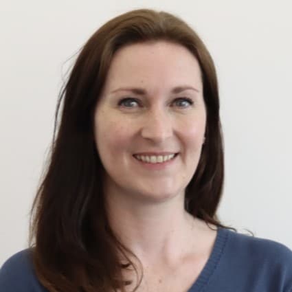 Lynn Beveridge Headshot